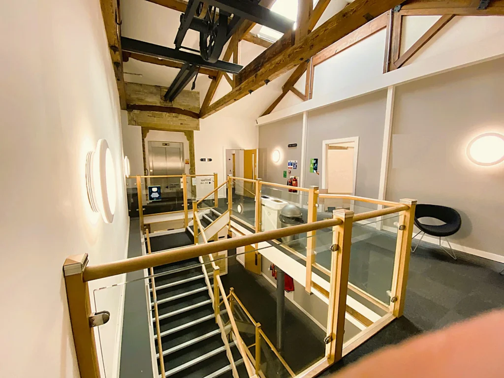 10 top floor landing